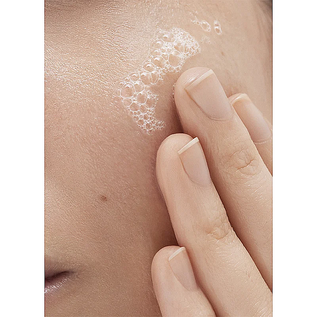 Babe Essentials Soothing Micellar Gel - Yüz Temizleme Jeli 240ml - 3