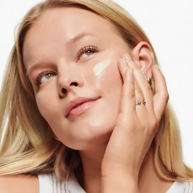 Clinique Dramatically Different Moisturizing Lotion SPF 50+ Koruyucu ve Nemlendirici 75ml - 3