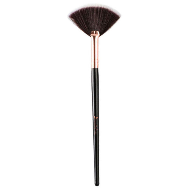 Nascita Duo-Fibre Aydınlatıcı Fırçası No:0149 Nascita Duo-Fibre Aydınlatıcı Fırçası No:0149