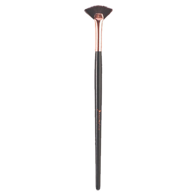 Nascita Make Up Addicts - Yelpaze Makyaj Fırçası Nascita Make Up Addicts - Yelpaze Makyaj Fırçası